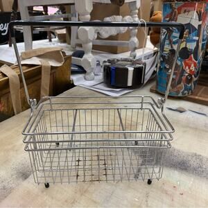 Metal Wire Storage Basket with Handle